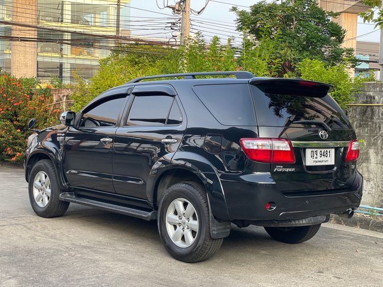 Toyota Fortuner 2011 3.0 V Utility-car ดีเซล ไม่ติดแก๊ส เกียร์อัตโนมัติ ดำ รูปที่ 4