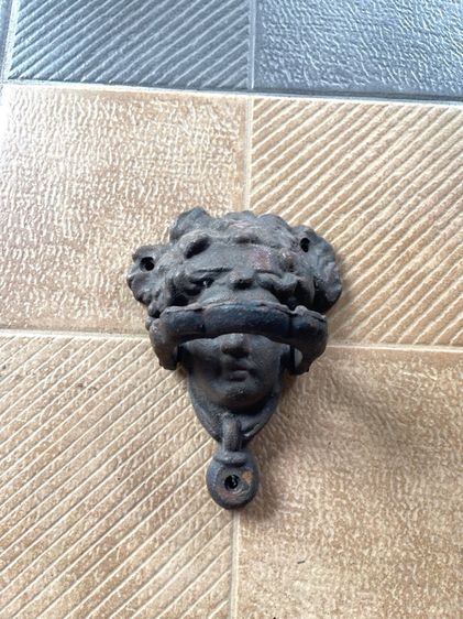 มือจับประตู หน้าแหม่ม เหล็กหล่อสะสม รูปที่ 5