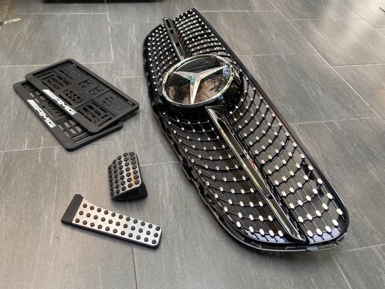 กระจังหน้า Benz GLC X253 รุ่นปี 2015-2018  กระจังมี 2 แบบ GLC63 AMG GT และ Daimond AMG รูปที่ 14