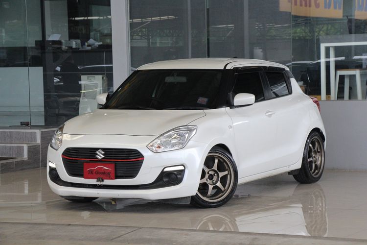 รถ Suzuki Swift 1.2 GL สี ขาว