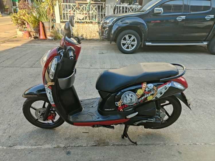 🛵ยังไงก็ขาย SCOOPY-i ปี 56 เครื่องดี สีสวย สตาร์ทมือ เล่มชุดโอนครบ+เปลี่ยนถ่ายน้ำมันเครื่องฟรี ส่งฟรี30 ก.ม รูปที่ 2