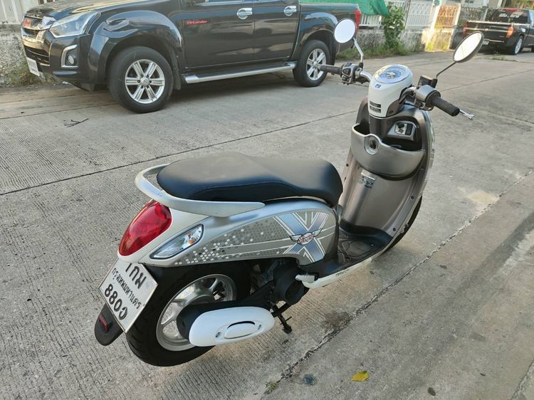 🛵ยังไงก็ขาย SCOOPY-i ปี 56 เครื่องดี สีสวย สตาร์ทมือ เล่มชุดโอนครบ+เปลี่ยนถ่ายน้ำมันเครื่องฟรี ส่งฟรี30 ก.ม รูปที่ 7