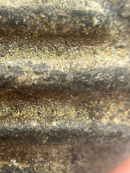 สมเด็จเข่าตุ่ม เก่ามาก  เนื้อผงคลุกรักหลวงปู่บุญ(107) รูปที่ 8