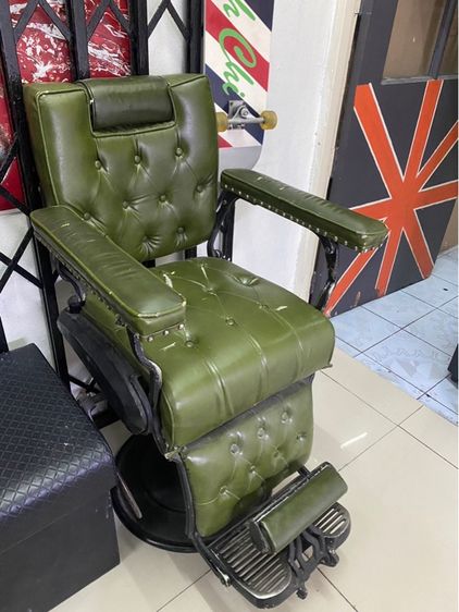 เก้าอี้ตัดผมชายวินเทจ