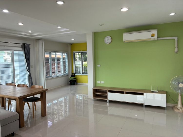 มีบางส่วน ให้เช่าบ้านเดี่ยว 2 ชั้น หลังริม ขนาด 62 ตร.ว. ซอยสวนสราญ ถนนบางเชือกหนัง 9 ตลิ่งชัน  รีโนเวทใหม่ พร้อมอยู่ รูปที่ 3