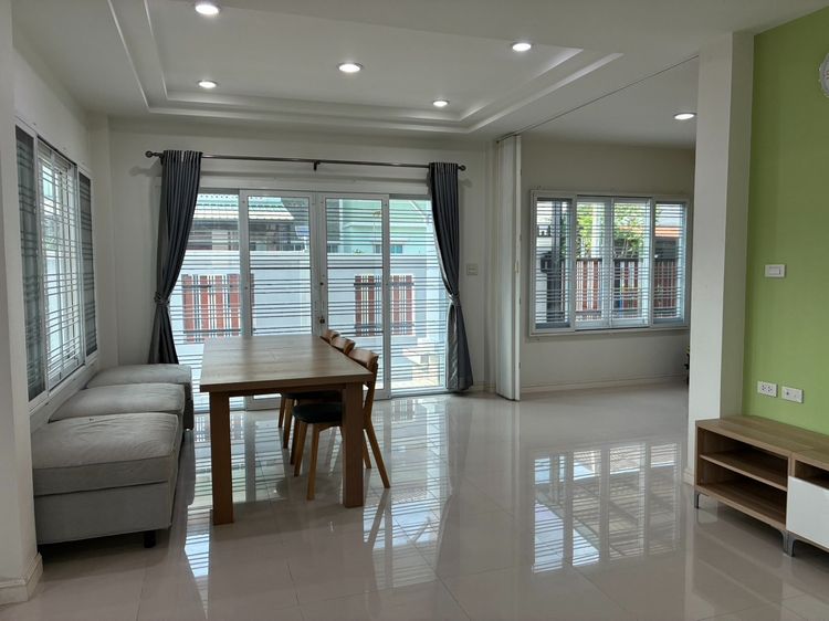 มีบางส่วน ให้เช่าบ้านเดี่ยว 2 ชั้น หลังริม ขนาด 62 ตร.ว. ซอยสวนสราญ ถนนบางเชือกหนัง 9 ตลิ่งชัน  รีโนเวทใหม่ พร้อมอยู่ รูปที่ 4