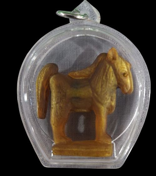 ม้าหลวงพ่ออ่ำวัดหนองกระบอกยุคต้นกว้าง 3 เซนติเมตรสูง 3 cm