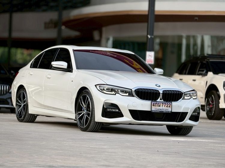 BMW Series 3 2021 330e Sedan ปลั๊กอินไฮบริด (PHEV) ไม่ติดแก๊ส เกียร์อัตโนมัติ ขาว รูปที่ 3
