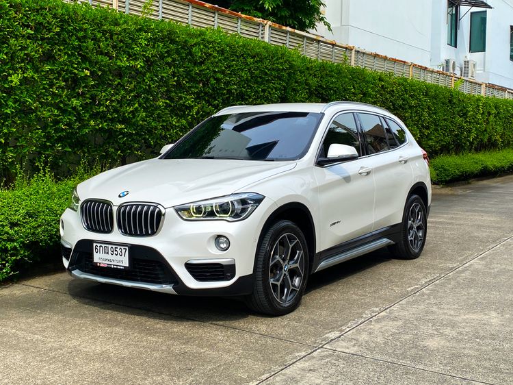 รถ BMW X1 2.0 sDrive18d xLine สี ขาว