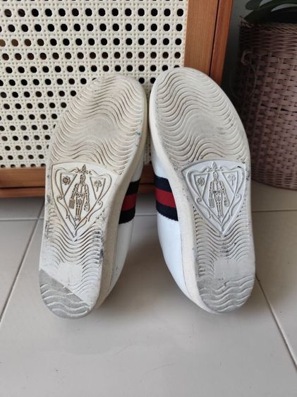 รองเท้าผ้าใบ gucci 501908 size 36ยาวด้านใน24cm มือสองขายตามสภาพขอคนรับได้กรุณาอ่านรายระเอียด รูปที่ 5
