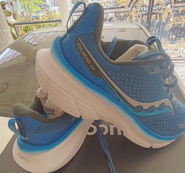 ขายถูก Saucony Guide 17 ของใหม่ size 43-275cm ของแท้ นุ่มเบาใสสบาย รูปที่ 3