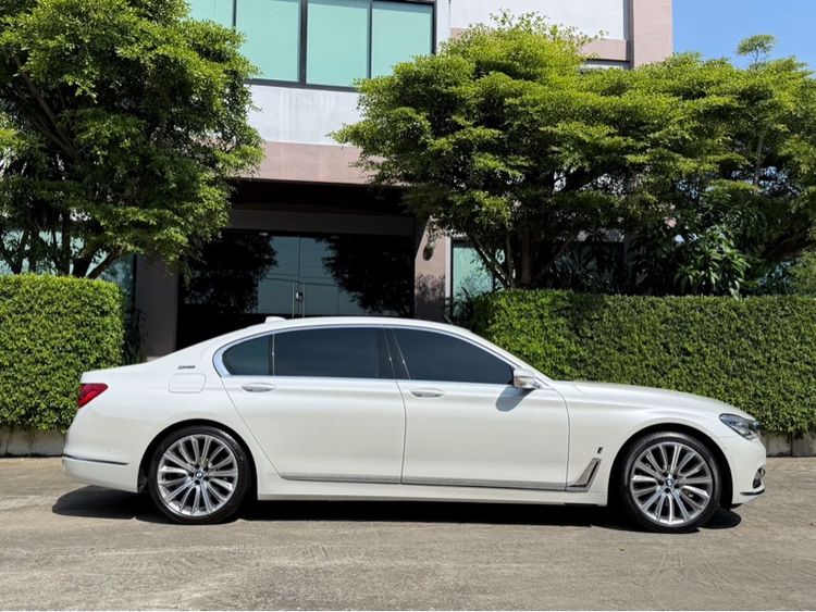 BMW Series 7 2019 740Le Sedan ปลั๊กอินไฮบริด (PHEV) ไม่ติดแก๊ส เกียร์อัตโนมัติ ขาว รูปที่ 2