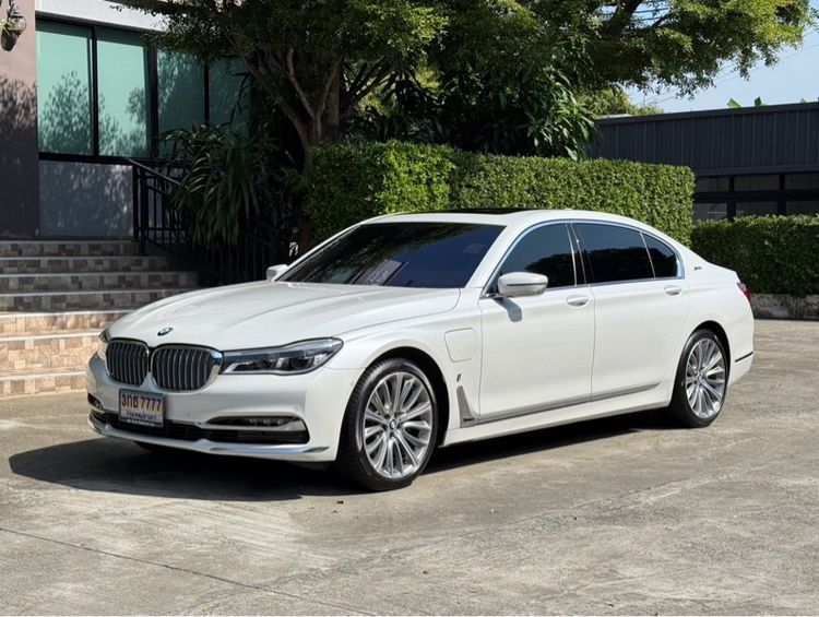 BMW Series 7 2019 740Le Sedan ปลั๊กอินไฮบริด (PHEV) ไม่ติดแก๊ส เกียร์อัตโนมัติ ขาว รูปที่ 4