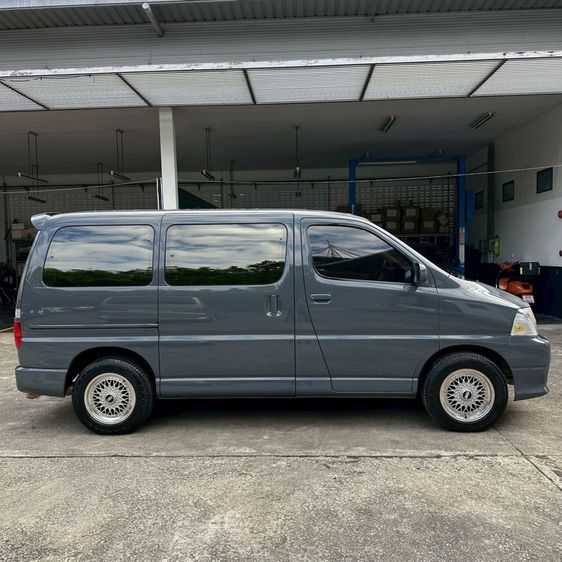 Toyota Grand Hiace 2000 รุ่นย่อยอื่นๆ Van ดีเซล ไม่ติดแก๊ส เกียร์อัตโนมัติ เทา รูปที่ 3