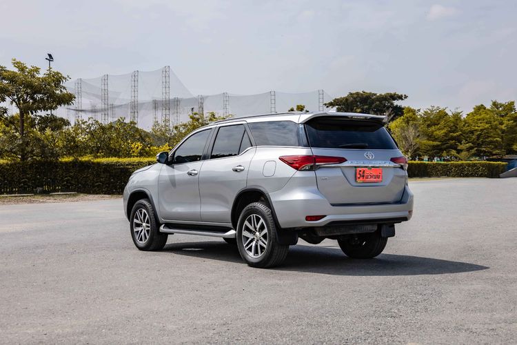 Toyota Fortuner 2019 2.8 V Utility-car ดีเซล ไม่ติดแก๊ส เกียร์อัตโนมัติ เทา รูปที่ 4