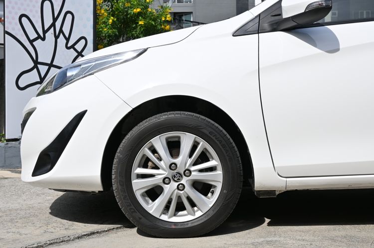 Toyota Yaris ATIV 2017 1.2 G Sedan เบนซิน ไม่ติดแก๊ส เกียร์อัตโนมัติ ขาว รูปที่ 3