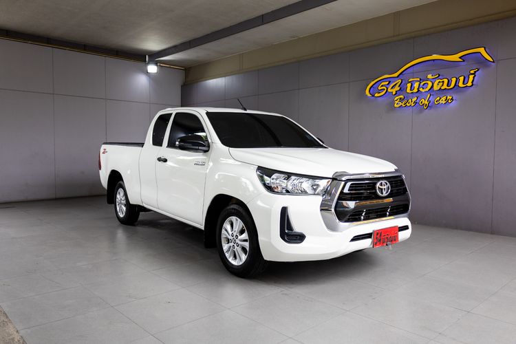 รถ Toyota Hilux Revo Smart Cab 2.4 Entry Z Edition สี ขาว