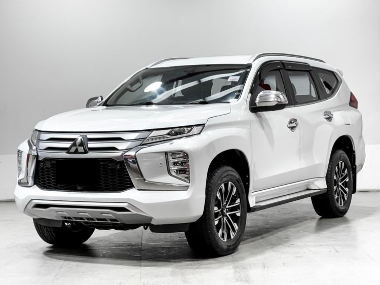 รถ Mitsubishi Pajero Sport 2.4 GT Premium 4WD สี ขาว