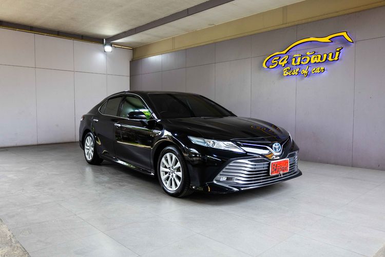 รถ Toyota Camry 2.5 HV สี ดำ