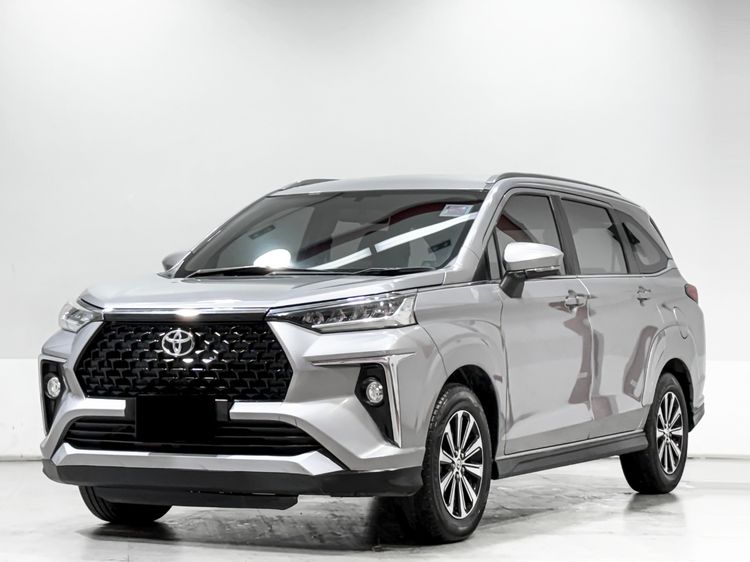 รถ Toyota Veloz 1.5 Smart สี บรอนซ์เงิน