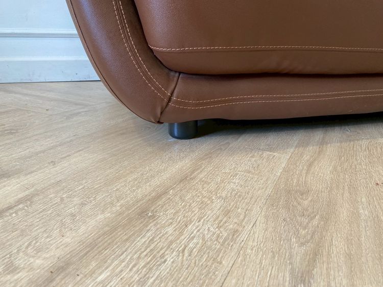 โซฟา 2 ที่นั่ง เบาะหนังเเท้ ผิวสัมผัส สีน้ำตาล ยี่ห้อ KONCEPT รูปที่ 11