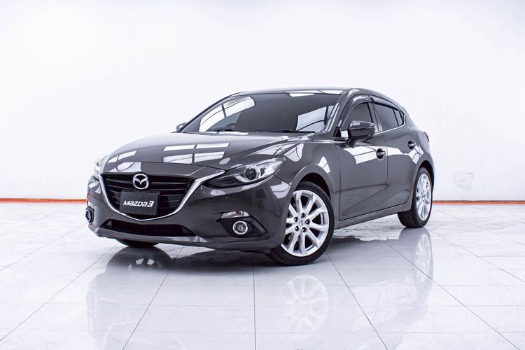รถ Mazda Mazda3 2.0 S สี น้ำตาล