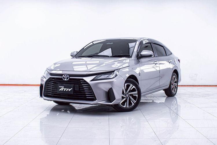 รถ Toyota Yaris ATIV 1.2 Smart สี เทา