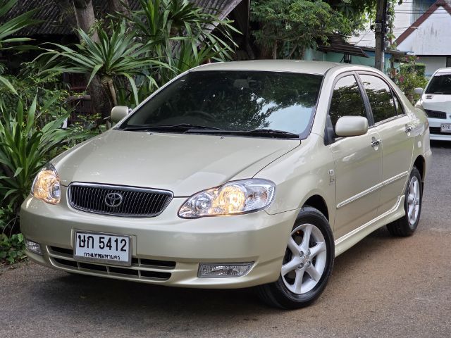 รถ Toyota Altis 1.6 E สี บรอนซ์ทอง