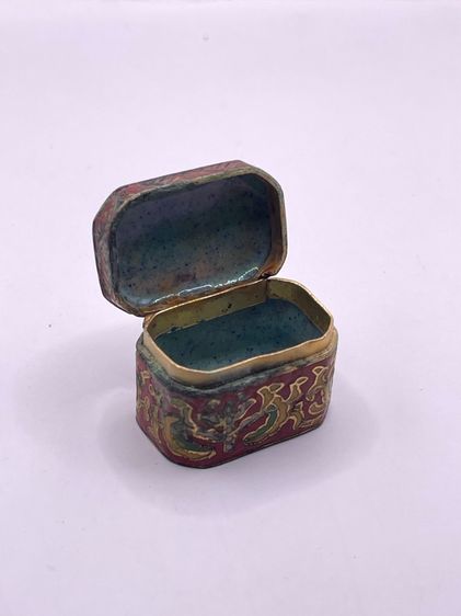 ตลับสีผึ้ง ทองเหลือง ถมปัดโบราณเก่าสะสม รูปที่ 6