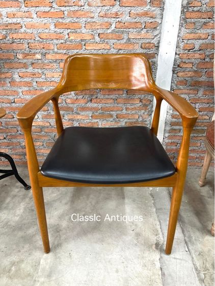 เก้าอี้ไม้ เก่าสะสม