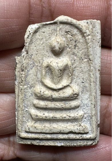 🙏พระสมเด็จพิมพ์ใหญ่ เนื้อกระเทาะบิ่นชำรุดเดิม🙏พระสมเด็จพิมพ์ใหญ่ พระประธาน องค์ละ 1250