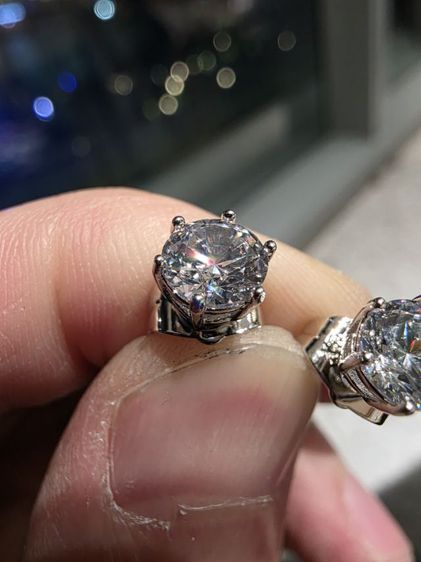 ต่างหู เพชร 1 คู่ ของเก่าเก็บ สวยหายาก รุ่นเก่า ของที่บ้าน ขายตามสภาพ ไม่ทราบว่าคือ แบบไหน พร้อมส่งครับ รูปที่ 10