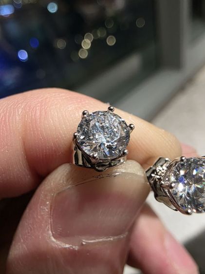 ต่างหู เพชร 1 คู่ ของเก่าเก็บ สวยหายาก รุ่นเก่า ของที่บ้าน ขายตามสภาพ ไม่ทราบว่าคือ แบบไหน พร้อมส่งครับ รูปที่ 8