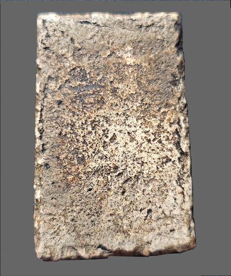 สมเด็จวัดระฆังพิมพ์ใหญ่ทรงพระประธาน พระจากบ้านเก่า เก็บบนหิ้งนานหลายปี ฟอร์มพระสวย เนื้อเก่า ขอบตัดสวยเป็นธรรมชาติ ชอบ สนใจ เชิญครับ ไม่แพง  รูปที่ 2