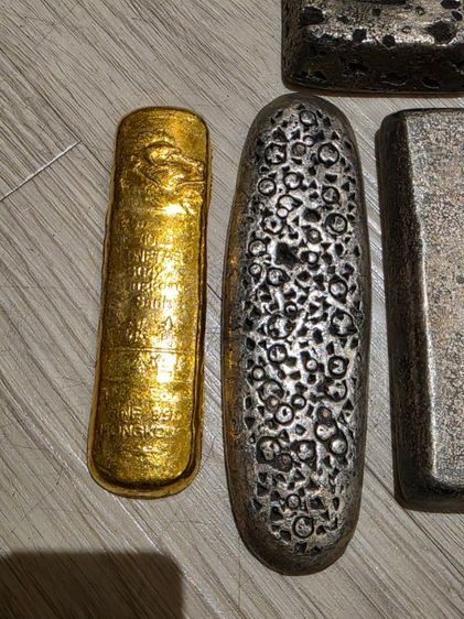  ก้อนสีเงิน ก้อนสีทอง เหมาๆ ทั้งหมด 8 ก้อน หายากเดิมๆ สวย เหมาๆ ขายตามสภาพของที่บ้าน พร้อมส่งครับพี่ๆเหมาๆครับยกกอง รูปที่ 10