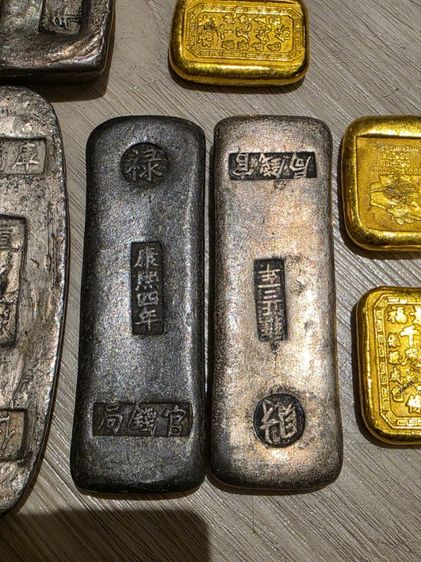  ก้อนสีเงิน ก้อนสีทอง เหมาๆ ทั้งหมด 8 ก้อน หายากเดิมๆ สวย เหมาๆ ขายตามสภาพของที่บ้าน พร้อมส่งครับพี่ๆเหมาๆครับยกกอง รูปที่ 5