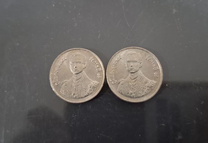 เหรียญ 2 บาท ที่ระลึก 60 พรรษา ในกลวง รีชกาลที่ 9 รูปที่ 4