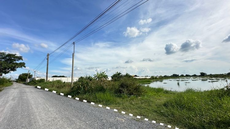 ขายที่ดินเปล่า เนื้อที่ 23-1-96 ไร่ ถนนสารีบุตร  ,ลาดกระบัง ใกล้ถนนมอเตอร์เวย์ กรุงเทพ-ชลบุรี