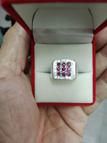 แหวนประดับพลอยจันทร์