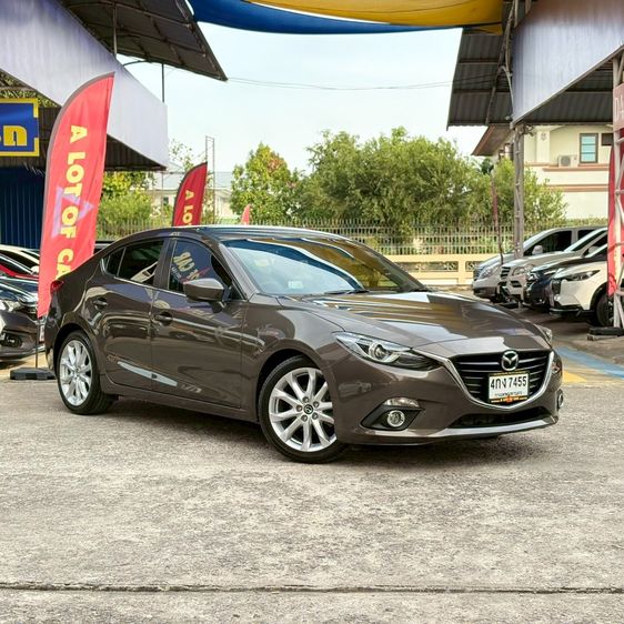 Mazda Mazda3 2015 2.0 S Sedan เบนซิน ไม่ติดแก๊ส เกียร์อัตโนมัติ น้ำตาล