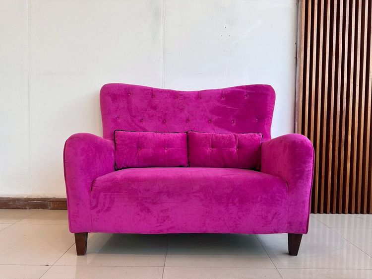 โซฟาเจ้าหญิง 2 ที่นั่ง เบาะผ้าสีชมพูบานเย็น พนักพิงดึงดุม โครงขาไม้