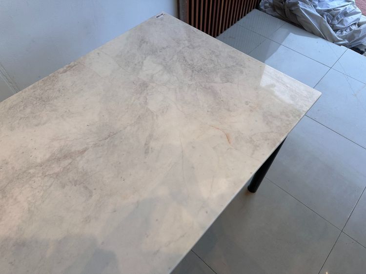 โต๊ะทานอาหาร ท็อปหินอ่อนแท้สีขาว โครงขาเหล็กสีดำ รูปที่ 7