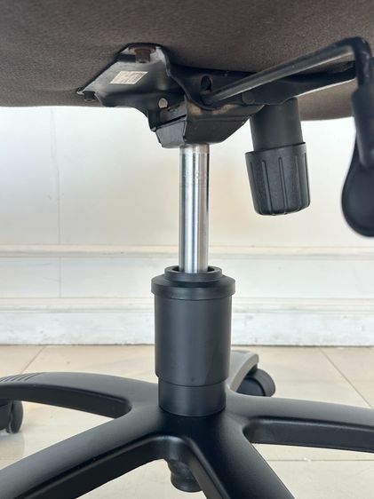 เก้าอี้สำนักงาน แบรนด์ ROCKWORTH เบาะผ้าสีน้ำตาล รูปที่ 15