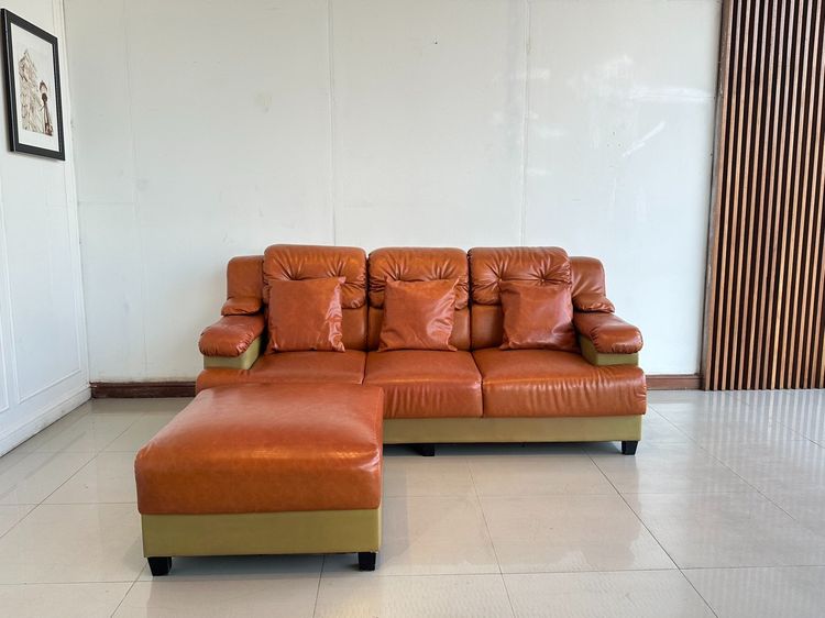 โซฟา 3 ที่นั่ง พร้อมสตูล หุ้มหนังเทียม สีน้ำตาลเข้ม