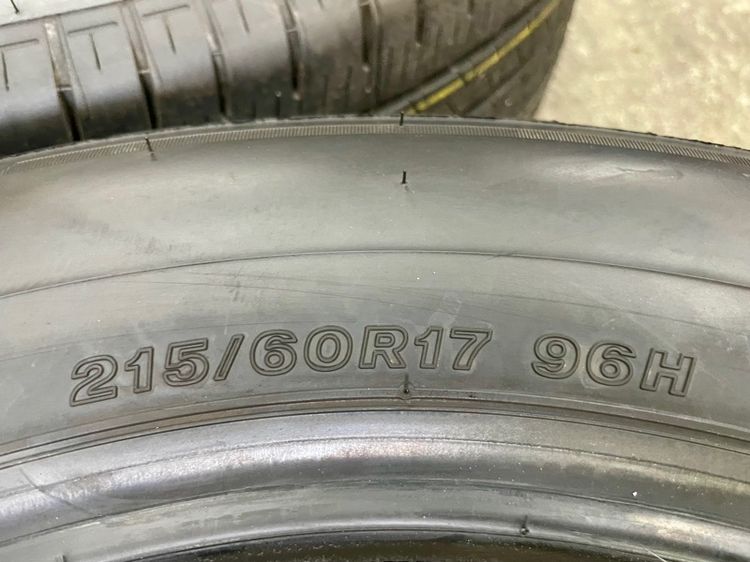 ยางถอดป้ายแดงขอบ 17” ยี่ห้อ BRIDGESTONE ขนาด 215-60R17 ปี 25 สีเส้นตุ่มหน้ายางยังอยู่ครบ รูปที่ 2