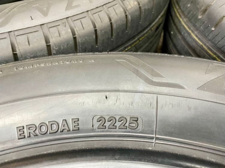 ยางถอดป้ายแดงขอบ 17” ยี่ห้อ BRIDGESTONE ขนาด 215-60R17 ปี 25 สีเส้นตุ่มหน้ายางยังอยู่ครบ รูปที่ 3
