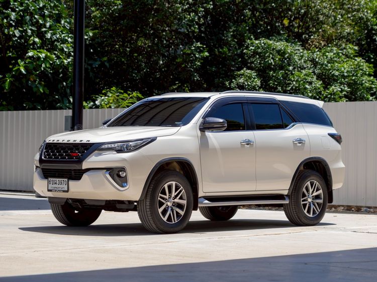 Toyota Fortuner 2019 2.4 V Utility-car ดีเซล ไม่ติดแก๊ส เกียร์อัตโนมัติ ขาว รูปที่ 3