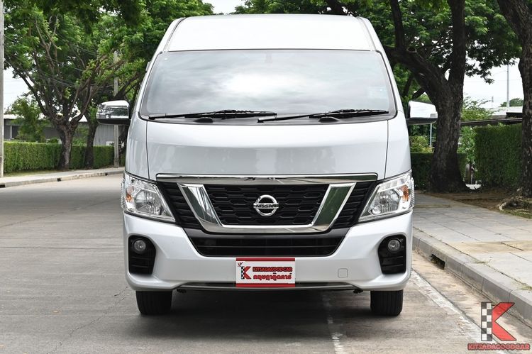 Nissan Urvan 2021 2.5 NV350 Van ดีเซล ไม่ติดแก๊ส เกียร์ธรรมดา บรอนซ์เงิน รูปที่ 2