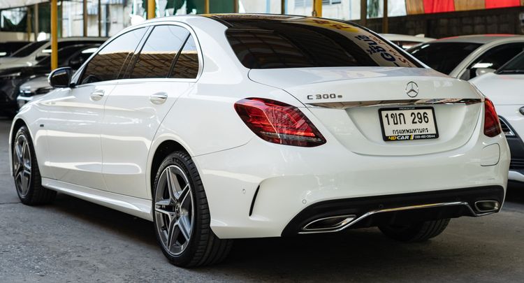Mercedes-Benz C-Class 2020 C300 Sedan ปลั๊กอินไฮบริด (PHEV) ไม่ติดแก๊ส เกียร์อัตโนมัติ ขาว รูปที่ 3