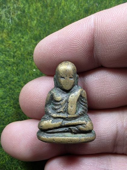 พระรูปหล่อหลวงพ่อเงินวัดบางคลานเก่าๆ